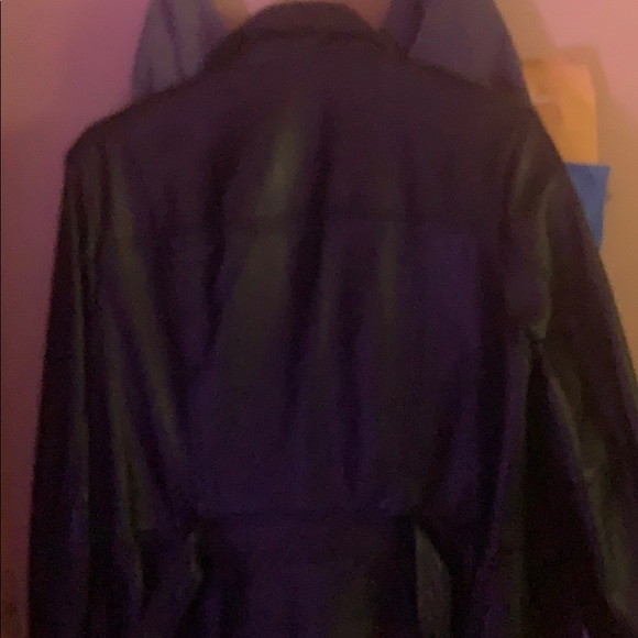 Women’s black modern Essentials leather jacket - Picture 3 of 4